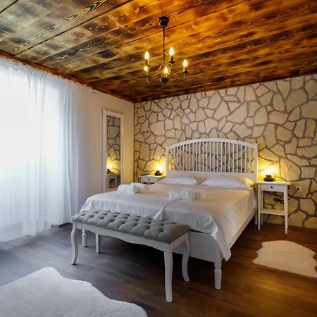 Rustic Evelin Lägenhet