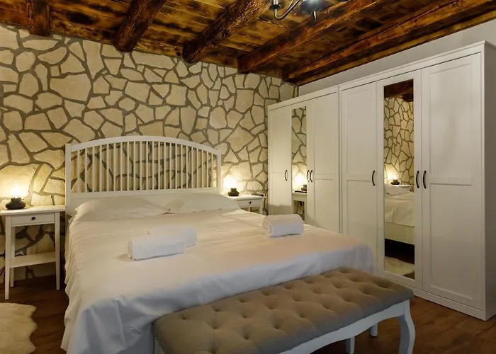 Rustic Evelin 公寓 *